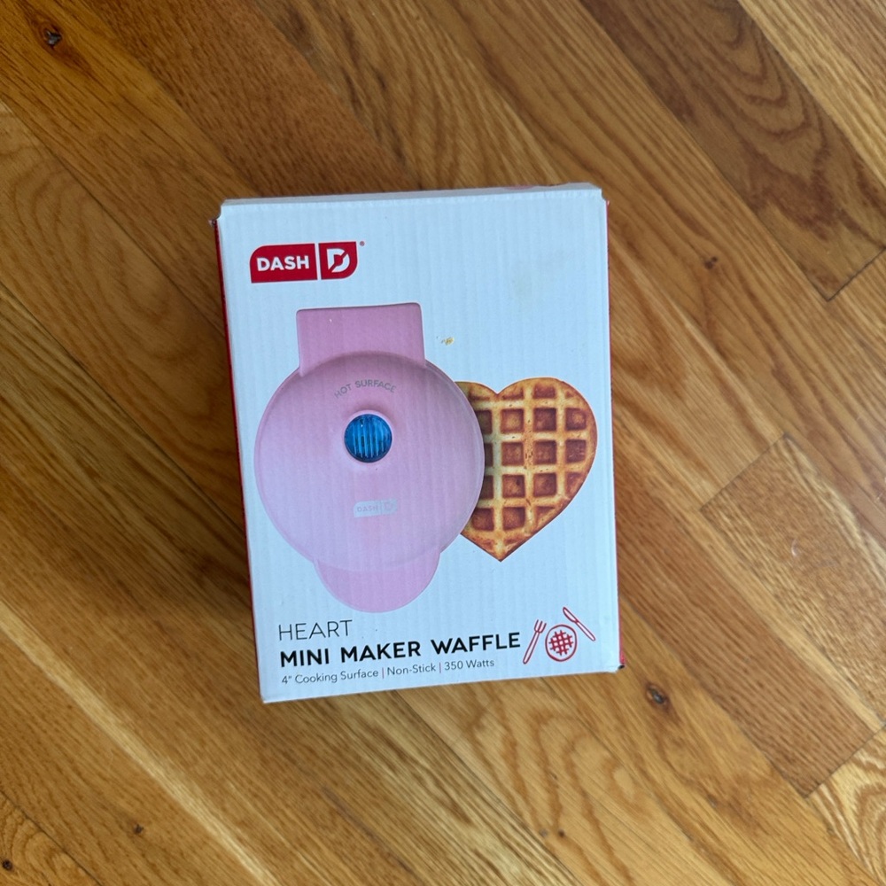 Dash Red Heart Waffle Maker